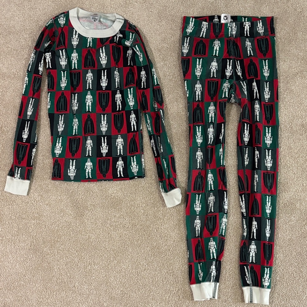 Star Wars Christmas Colors Pajamas, Size 10, 140cm